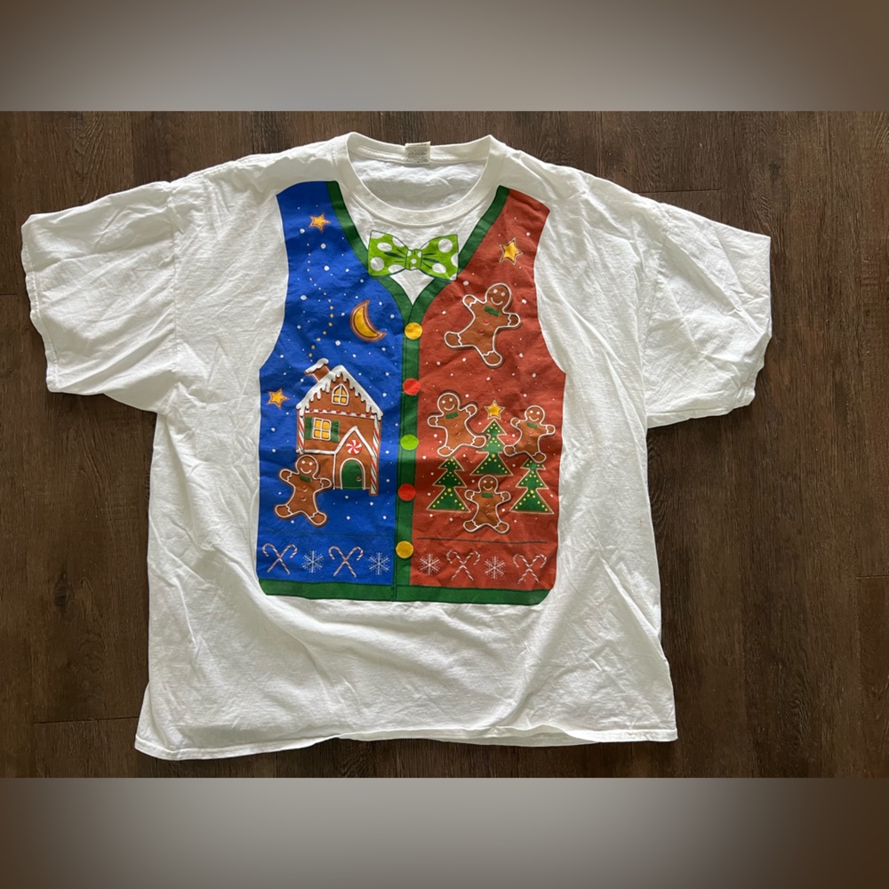 Size 3X Christmas Tshirt.  White Tshirt with Christmas vest screen printed on.